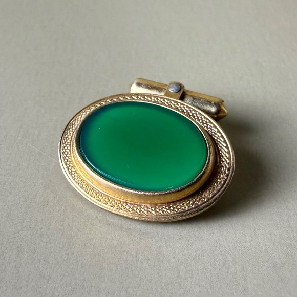 Vintage Hayward Gold-Filled Cufflinks with Green Cabochon Stone | Mid-Century - Picture 6 of 12